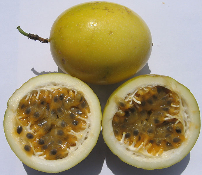 Früchte der Gelben Passionsfrucht von Fibonacci, CC-BY-SA-3.0